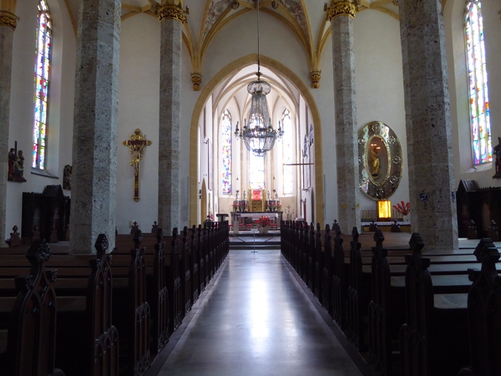 Notranjost cerkve sv. Kancijana in tovariev Kranj
