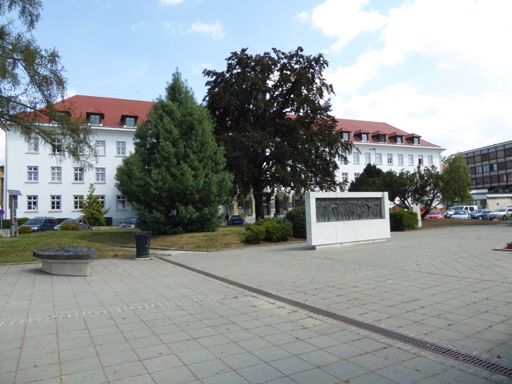 Slovenski trg (v ozadju Upravna enota in obina Kranj)