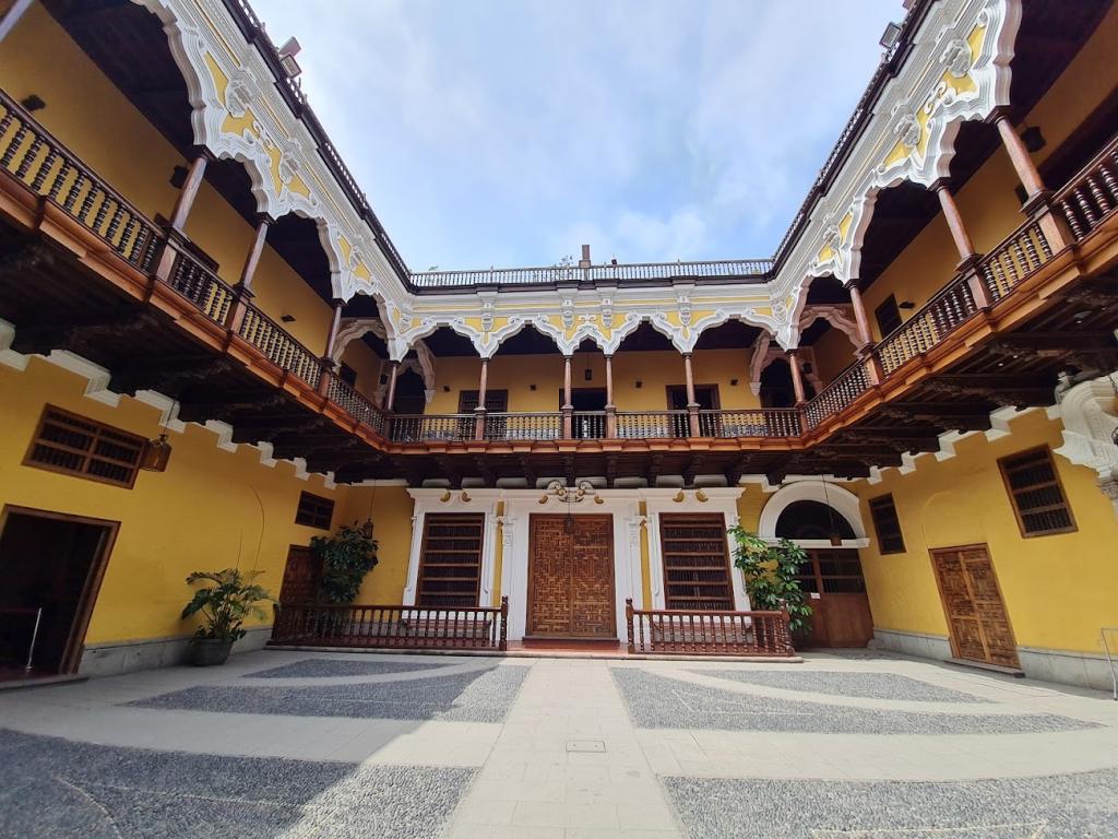 Leseni balkoni palače Torre Tagle